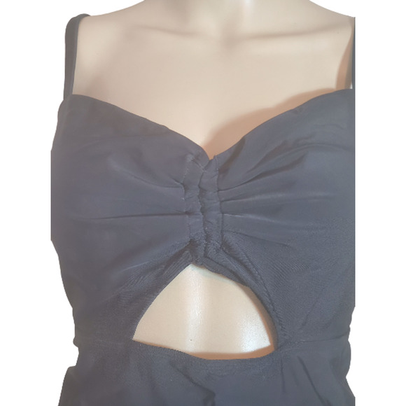 NWOT Women's Plus Black Sleeveless Ruched Keyhole Front One Piece Swimsuits- 3XL - Picture 2 of 8